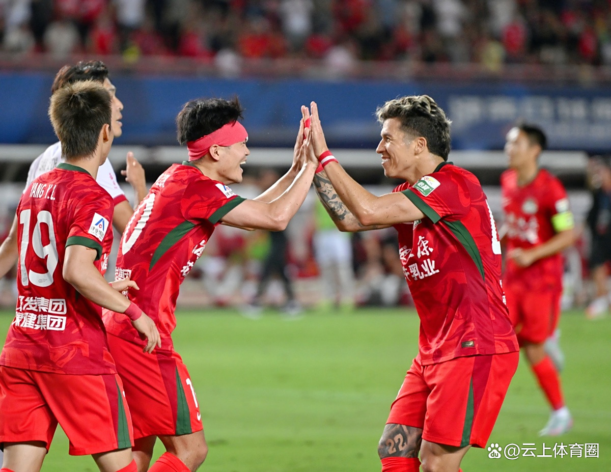 华体会体育-轰动一触！中超球队的震撼表现  第2张